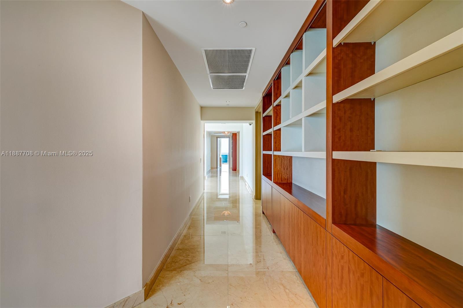 Photo of 2711 Ocean Dr  #3705, Hollywood, Florida, 33019 - 