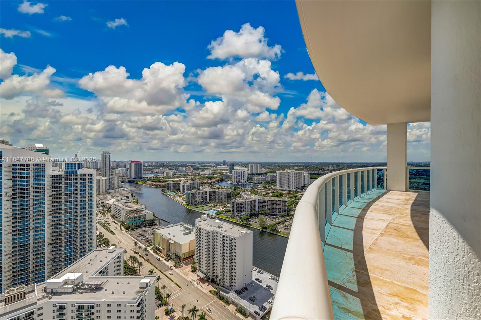 Photo of 2711 Ocean Dr  #3705, Hollywood, Florida, 33019 - 