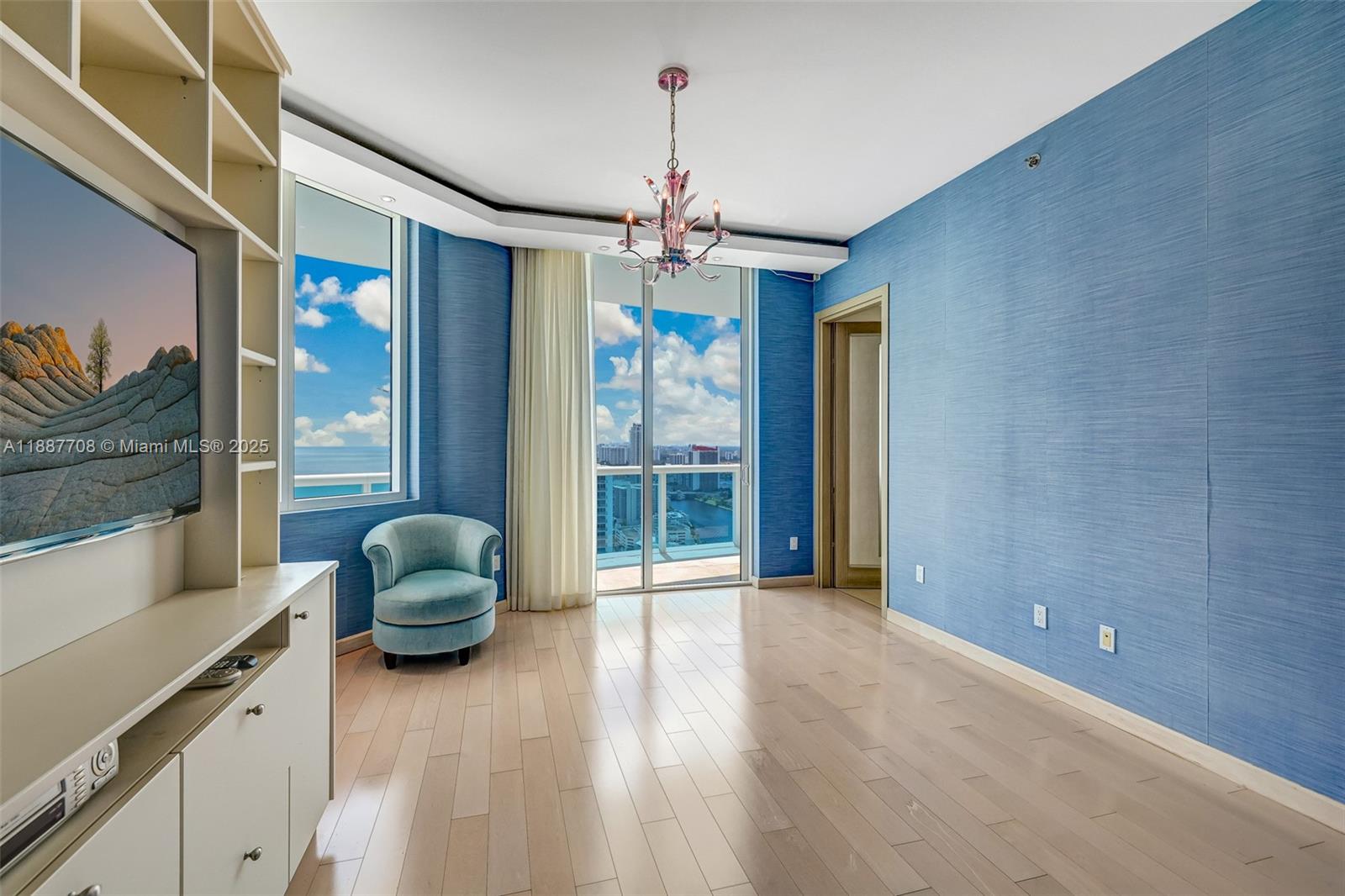 Photo of 2711 Ocean Dr  #3705, Hollywood, Florida, 33019 - 