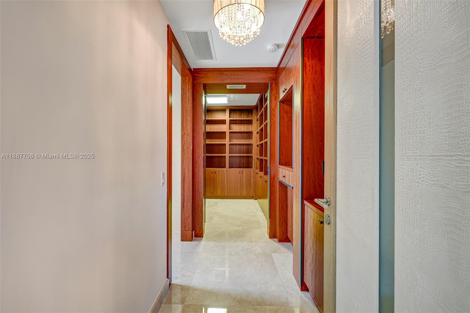 Photo of 2711 Ocean Dr  #3705, Hollywood, Florida, 33019 - 