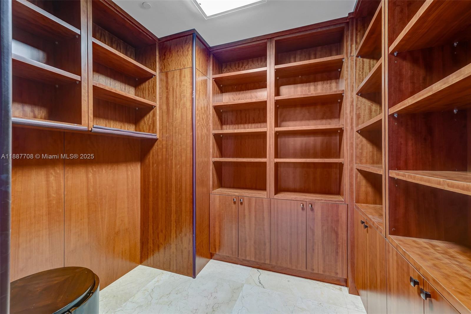 Photo of 2711 Ocean Dr  #3705, Hollywood, Florida, 33019 - 