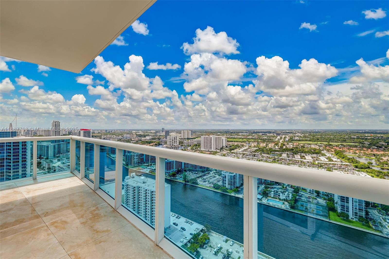 Photo of 2711 Ocean Dr  #3705, Hollywood, Florida, 33019 - 