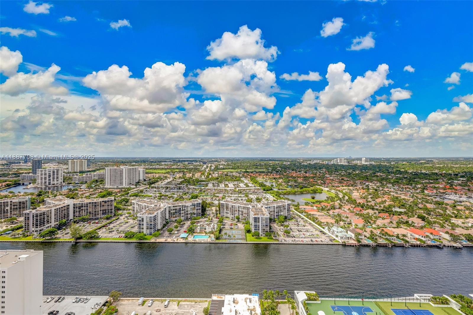 Photo of 2711 Ocean Dr  #3705, Hollywood, Florida, 33019 - 