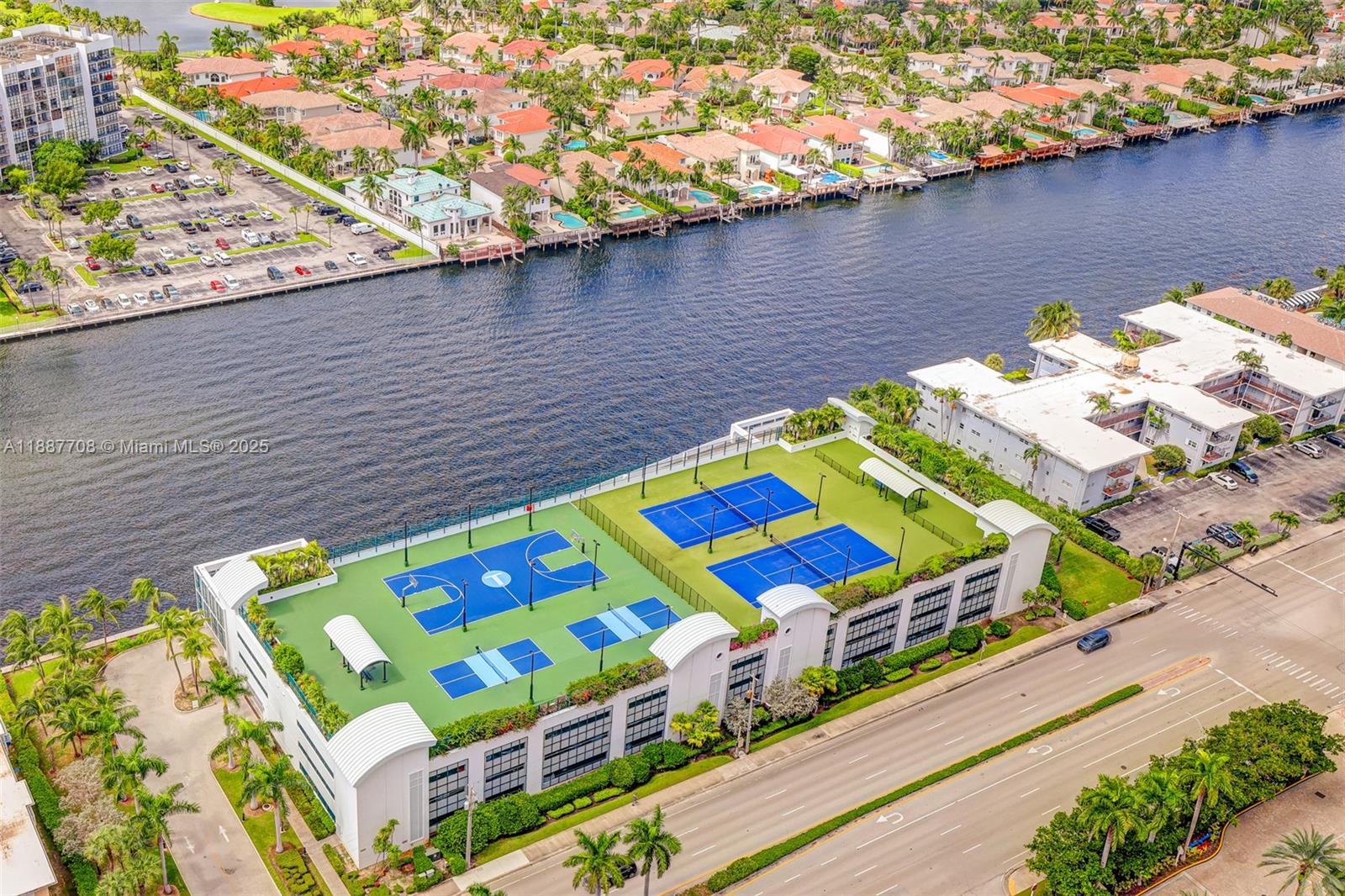 Photo of 2711 Ocean Dr  #3705, Hollywood, Florida, 33019 - 