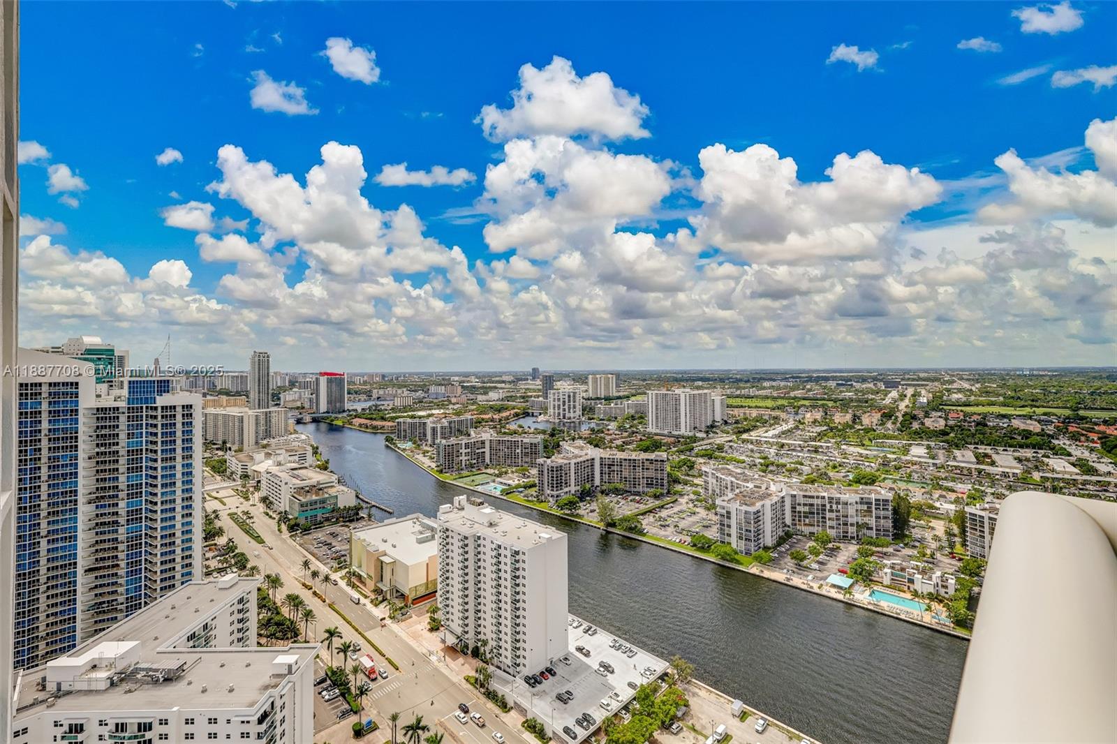 Photo of 2711 Ocean Dr  #3705, Hollywood, Florida, 33019 - 