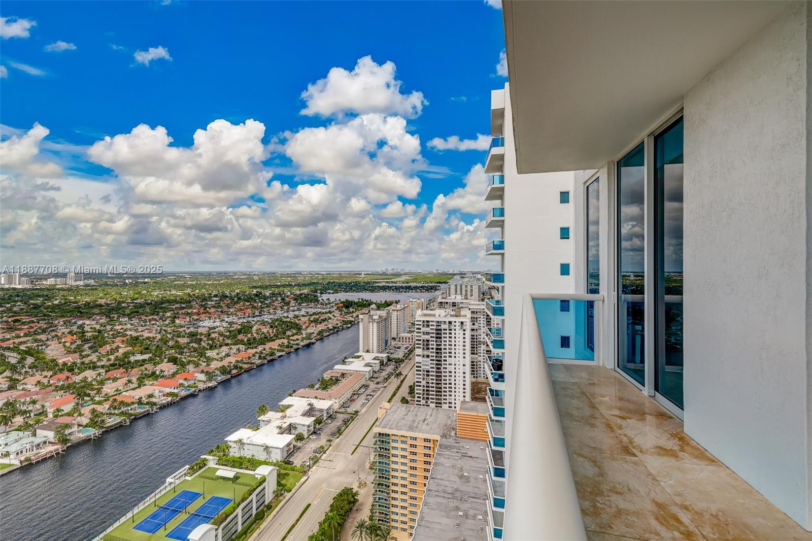 Photo of 2711 Ocean Dr  #3705, Hollywood, Florida, 33019 - 