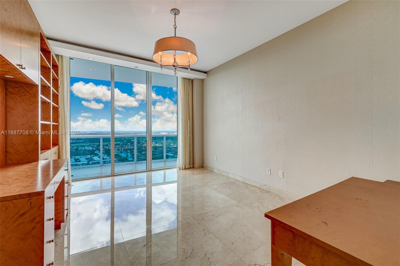 Photo of 2711 Ocean Dr  #3705, Hollywood, Florida, 33019 - 