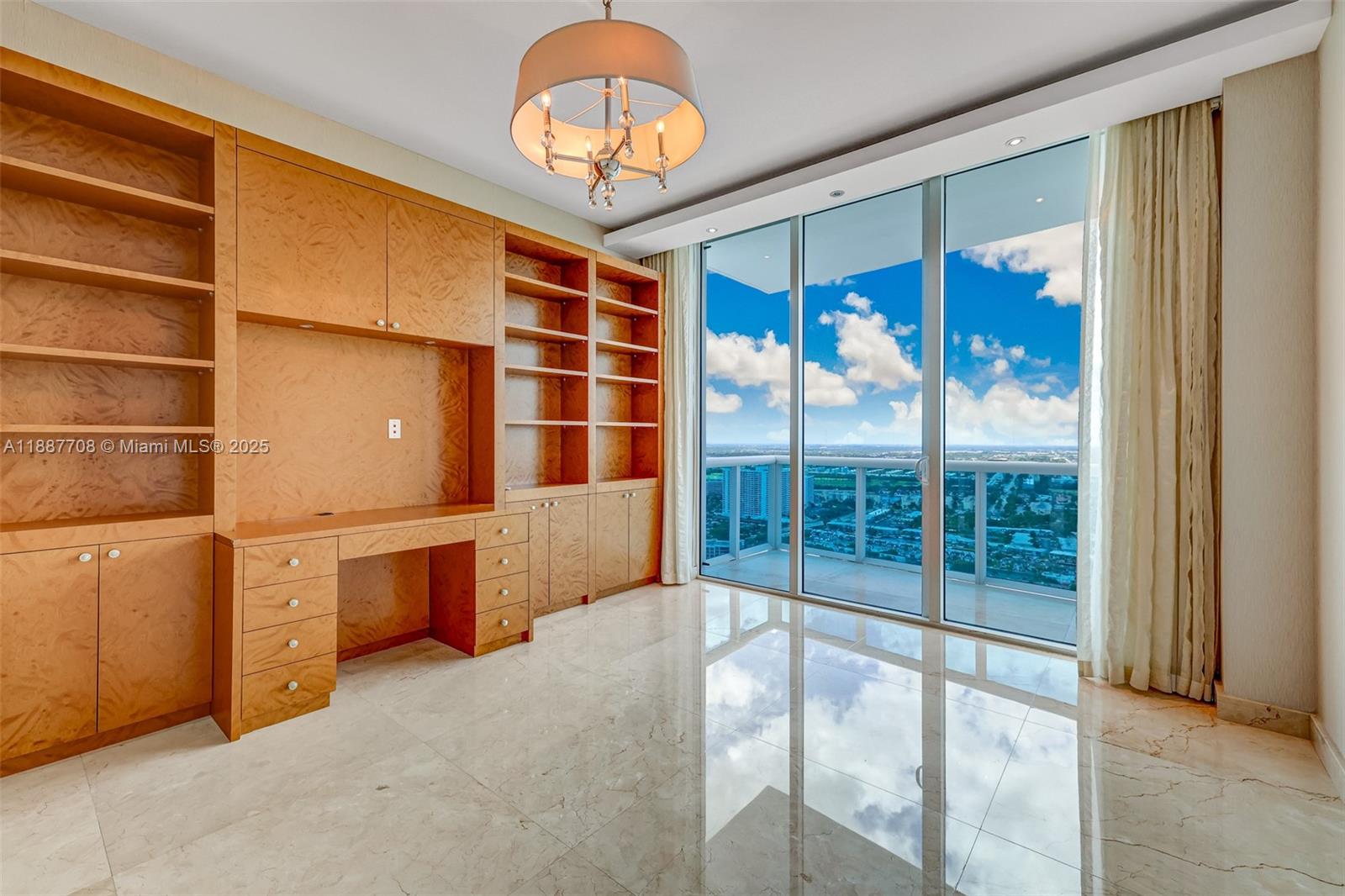 Photo of 2711 Ocean Dr  #3705, Hollywood, Florida, 33019 - 