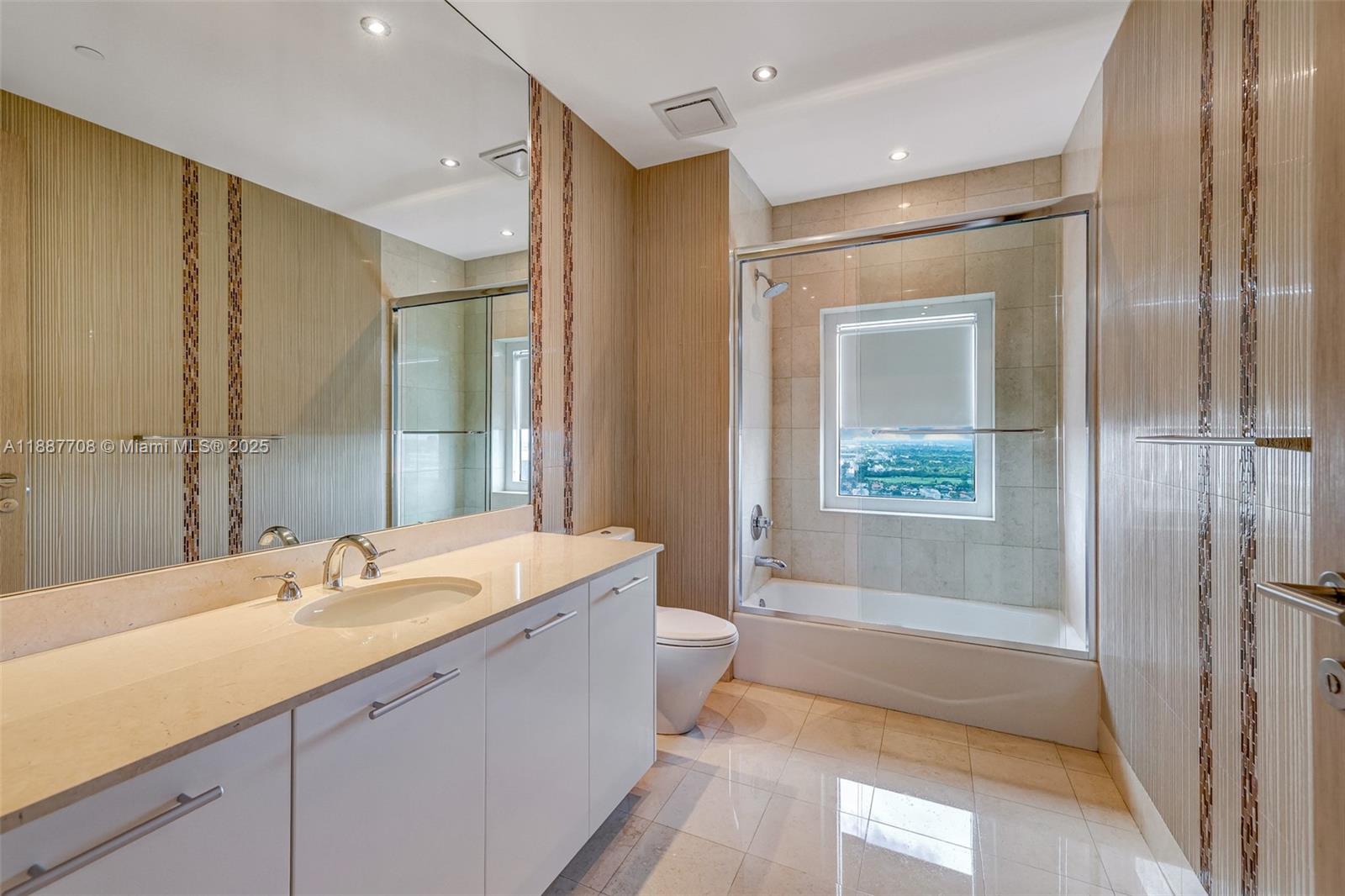Photo of 2711 Ocean Dr  #3705, Hollywood, Florida, 33019 - 