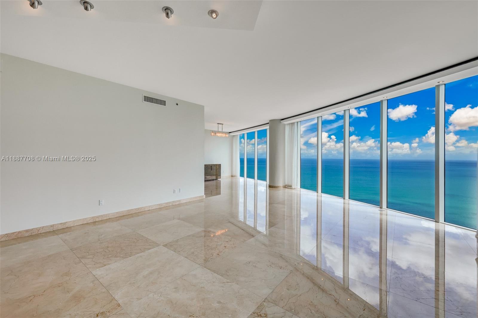 Photo of 2711 Ocean Dr  #3705, Hollywood, Florida, 33019 - 