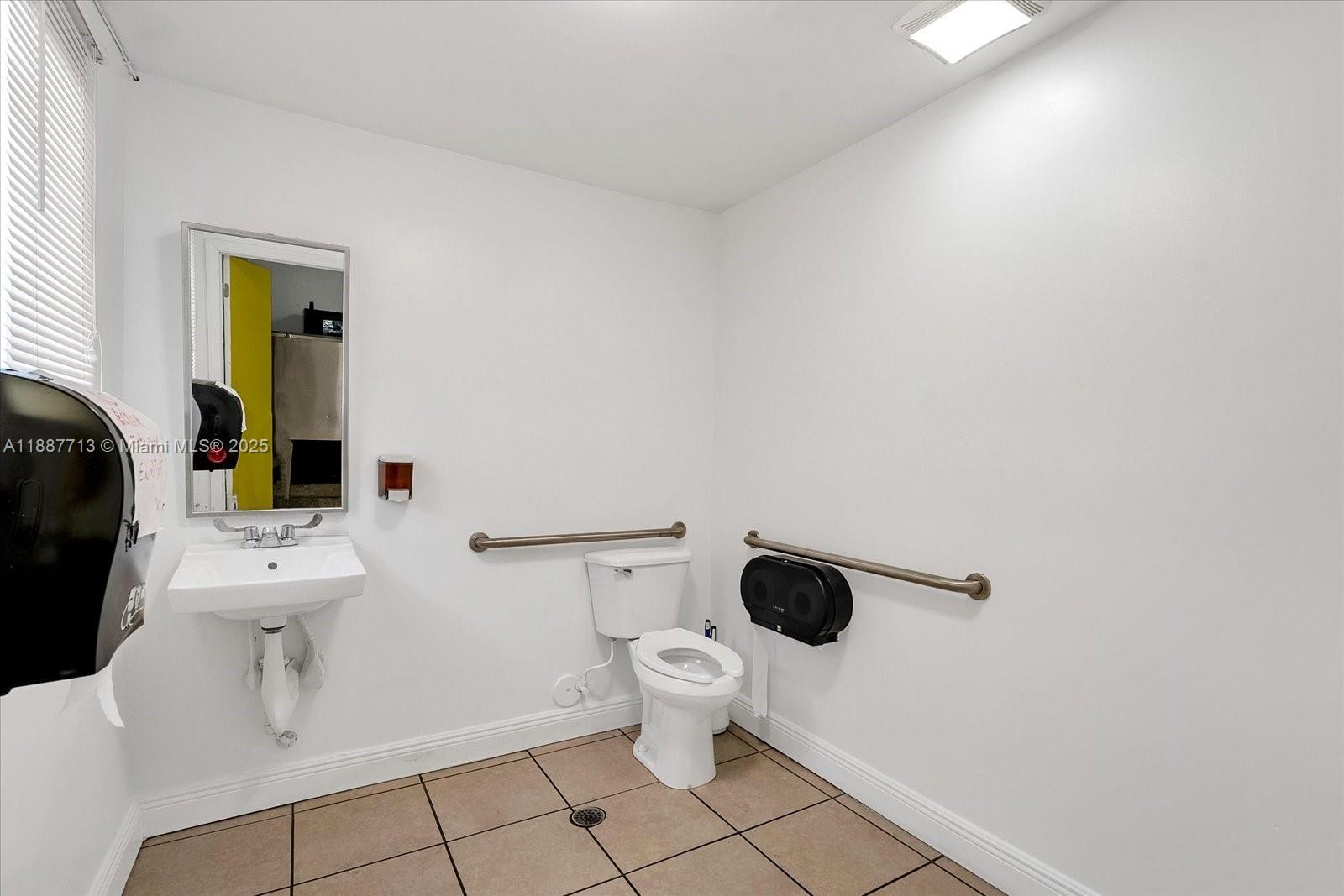  /   sq. ft. $ 2025-09-30 0 foto