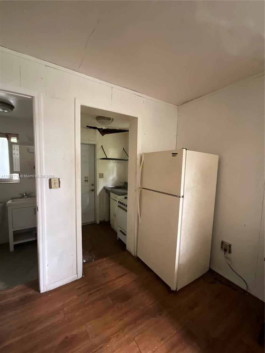 See details / 1677 sq. ft. $ 2025-09-30 0 Photo