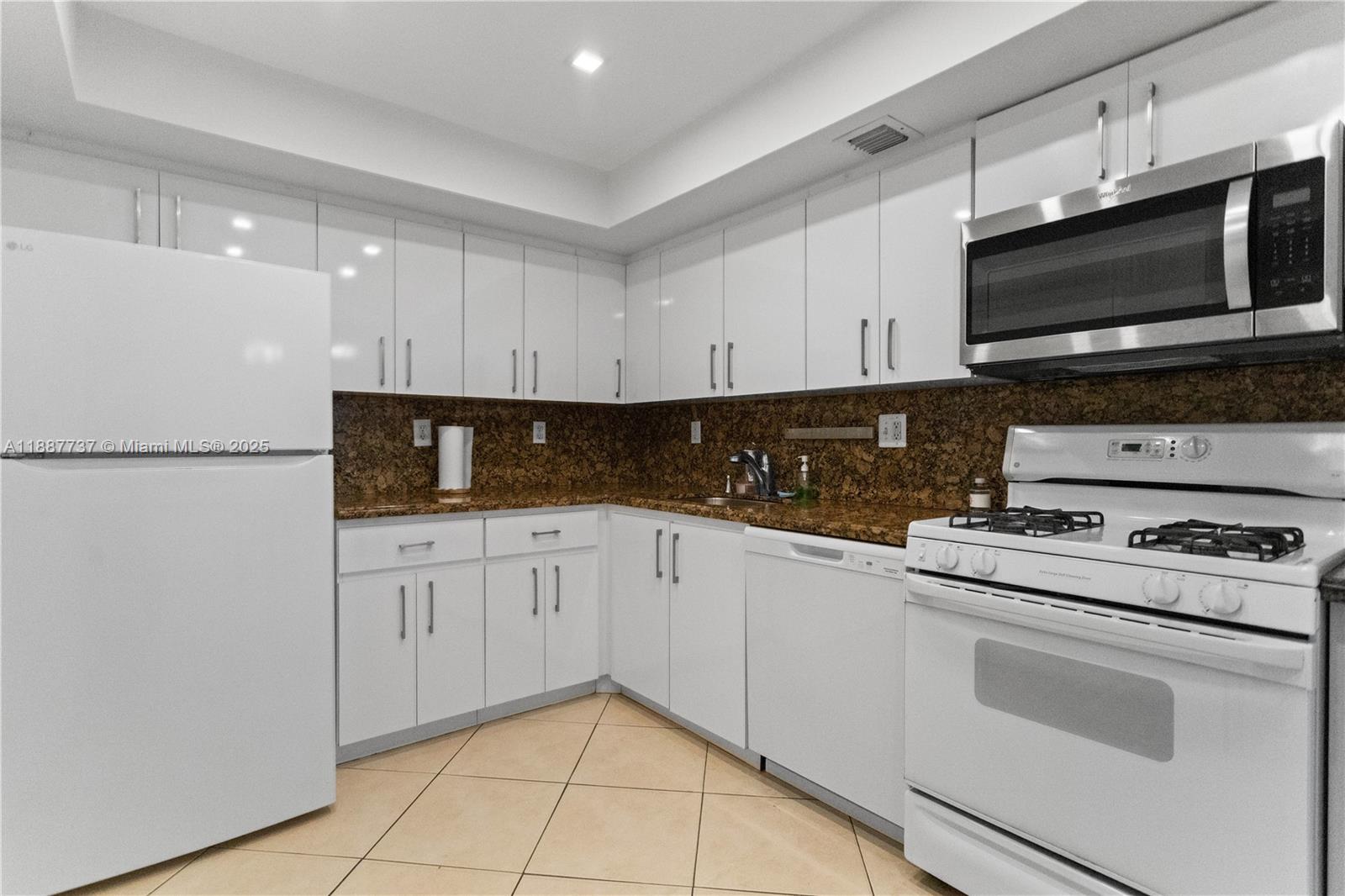 Photo of 2030 Ocean Dr  #1710, Hallandale Beach, Florida, 33009 - 