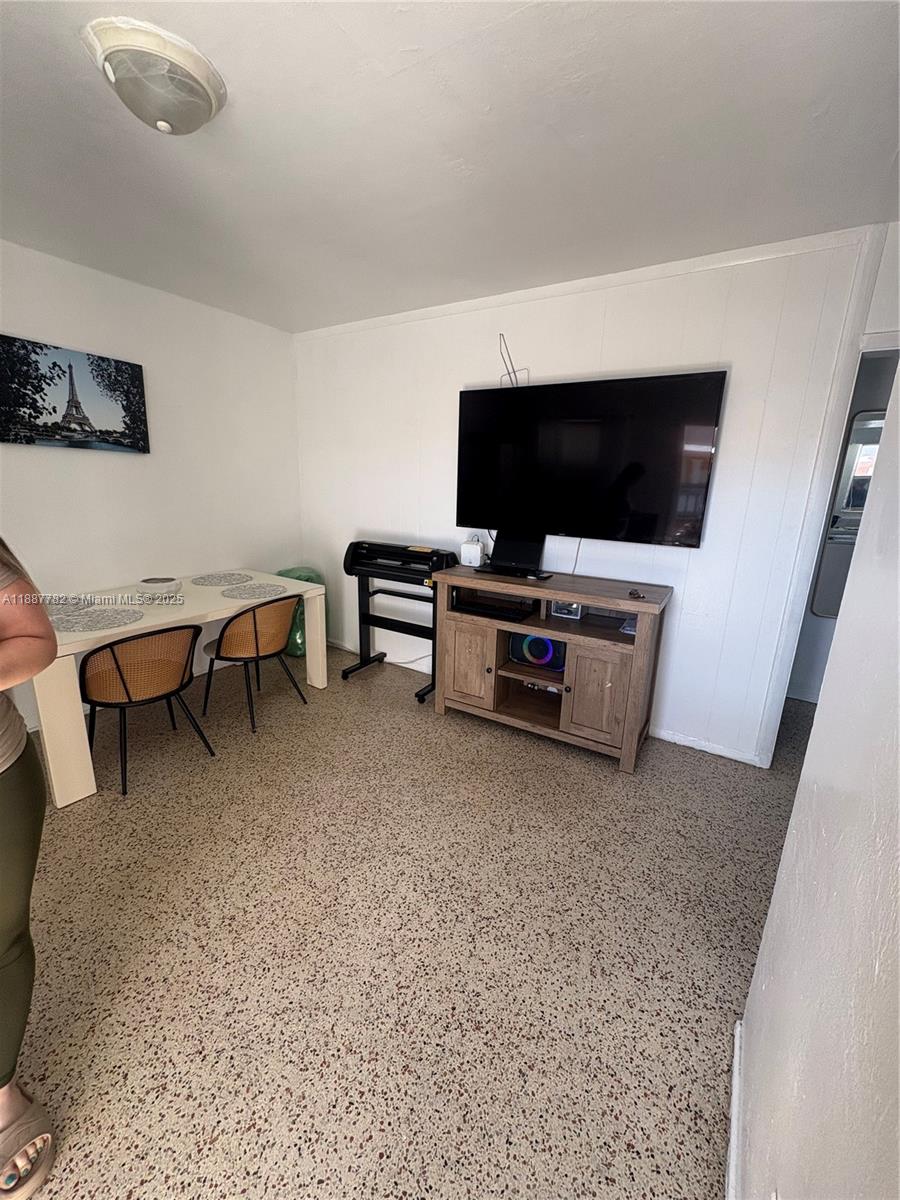   /  2135 sq. ft. $ 2025-09-30 0 Photo