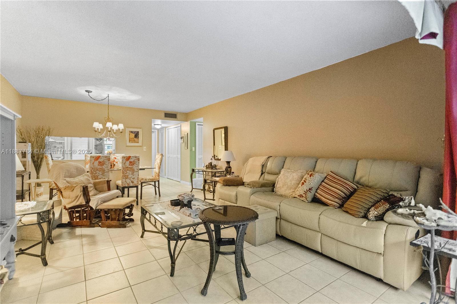 101 2 / 2 992 sq. ft. $ 2025-09-30 0 Photo