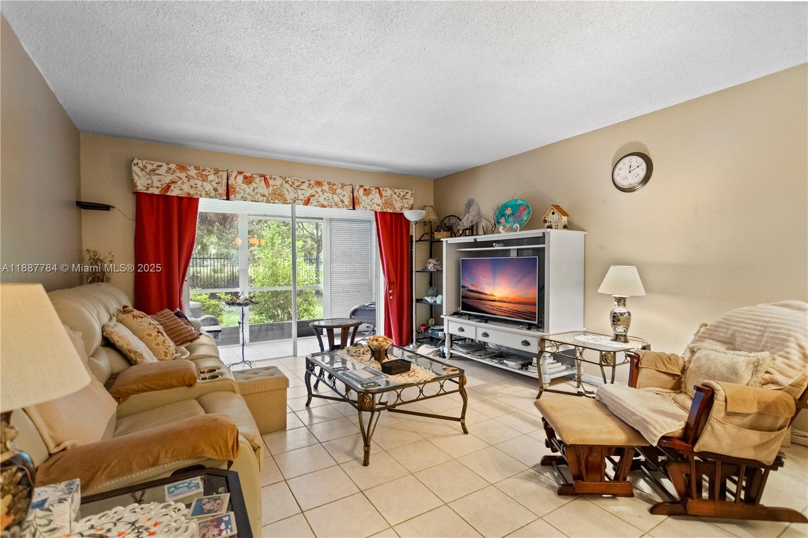 101 2 / 2 992 sq. ft. $ 2025-09-30 0 Photo