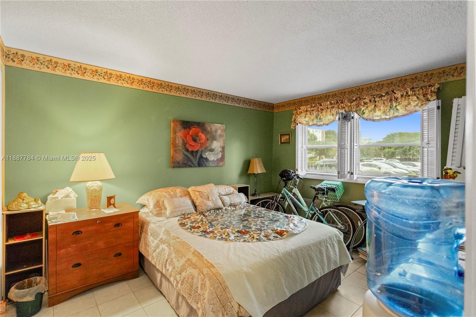 101 2 / 2 992 sq. ft. $ 2025-09-30 0 Photo