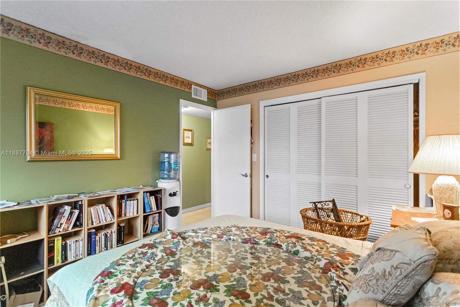 101 2 / 2 992 sq. ft. $ 2025-09-30 0 Photo
