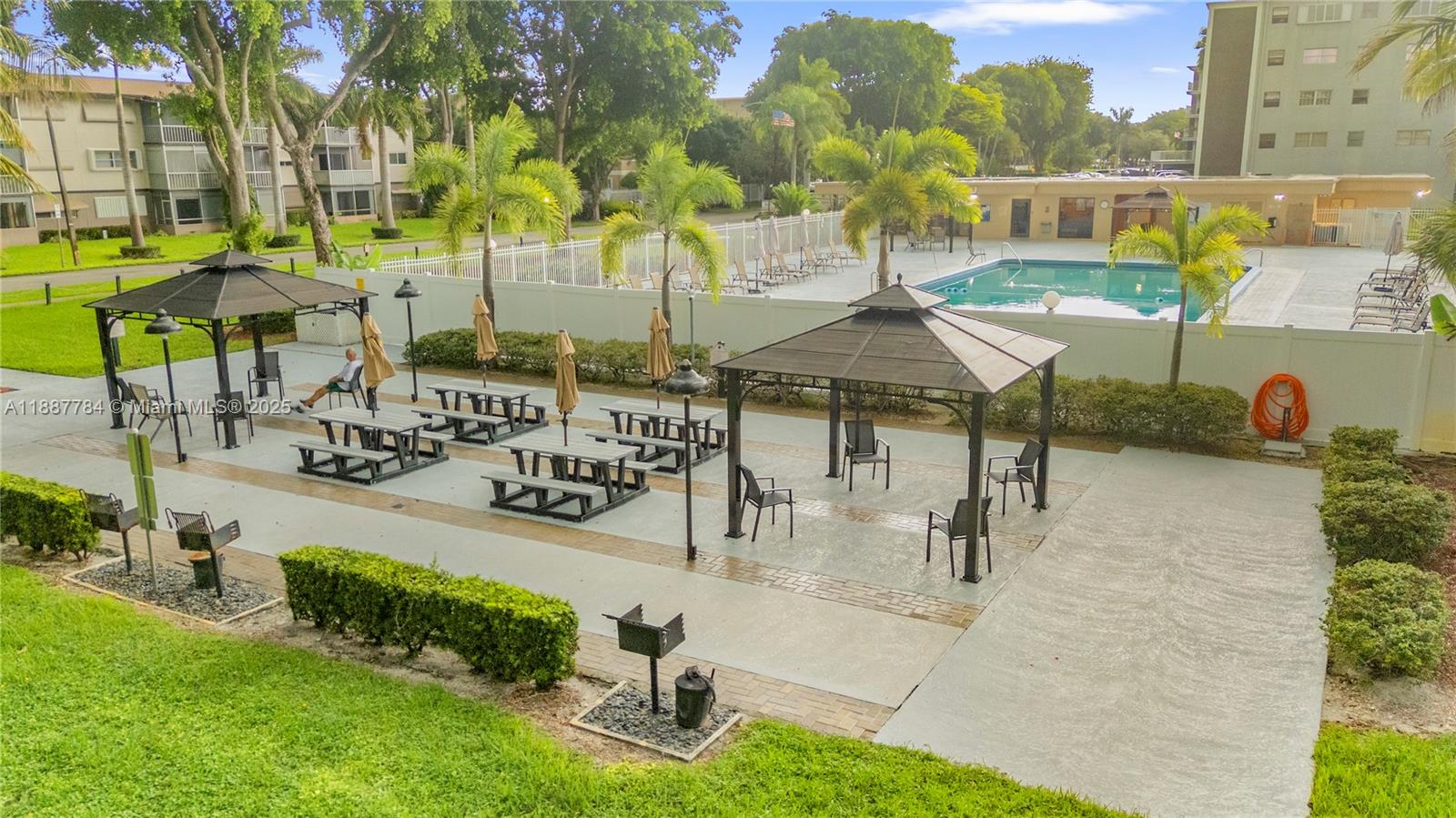 101 2 / 2 992 sq. ft. $ 2025-09-30 0 Photo