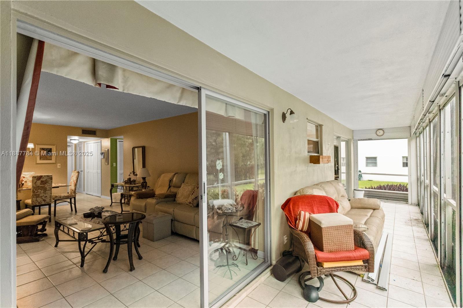 101 2 / 2 992 sq. ft. $ 2025-09-30 0 Photo