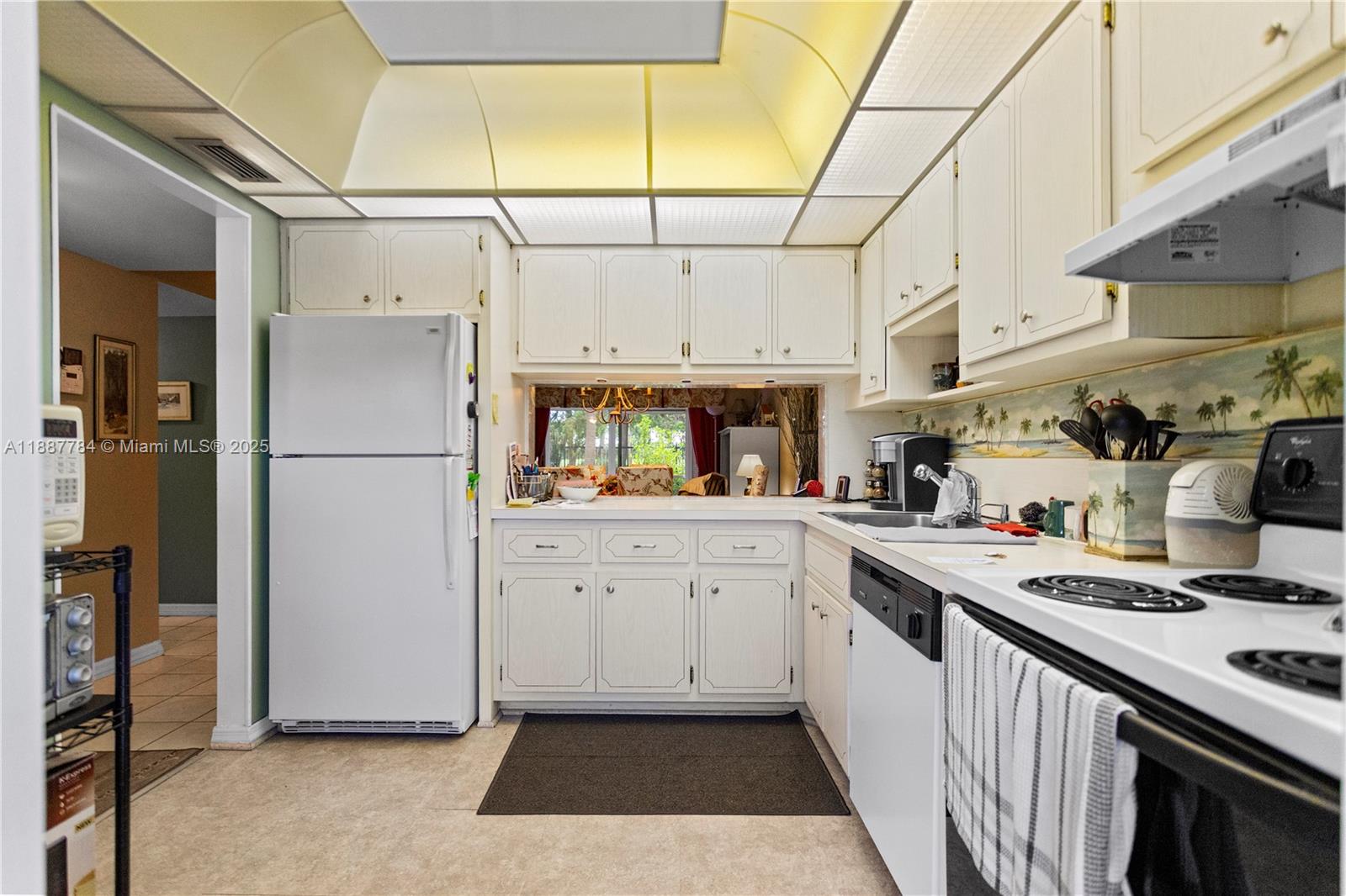 101 2 / 2 992 sq. ft. $ 2025-09-30 0 Photo