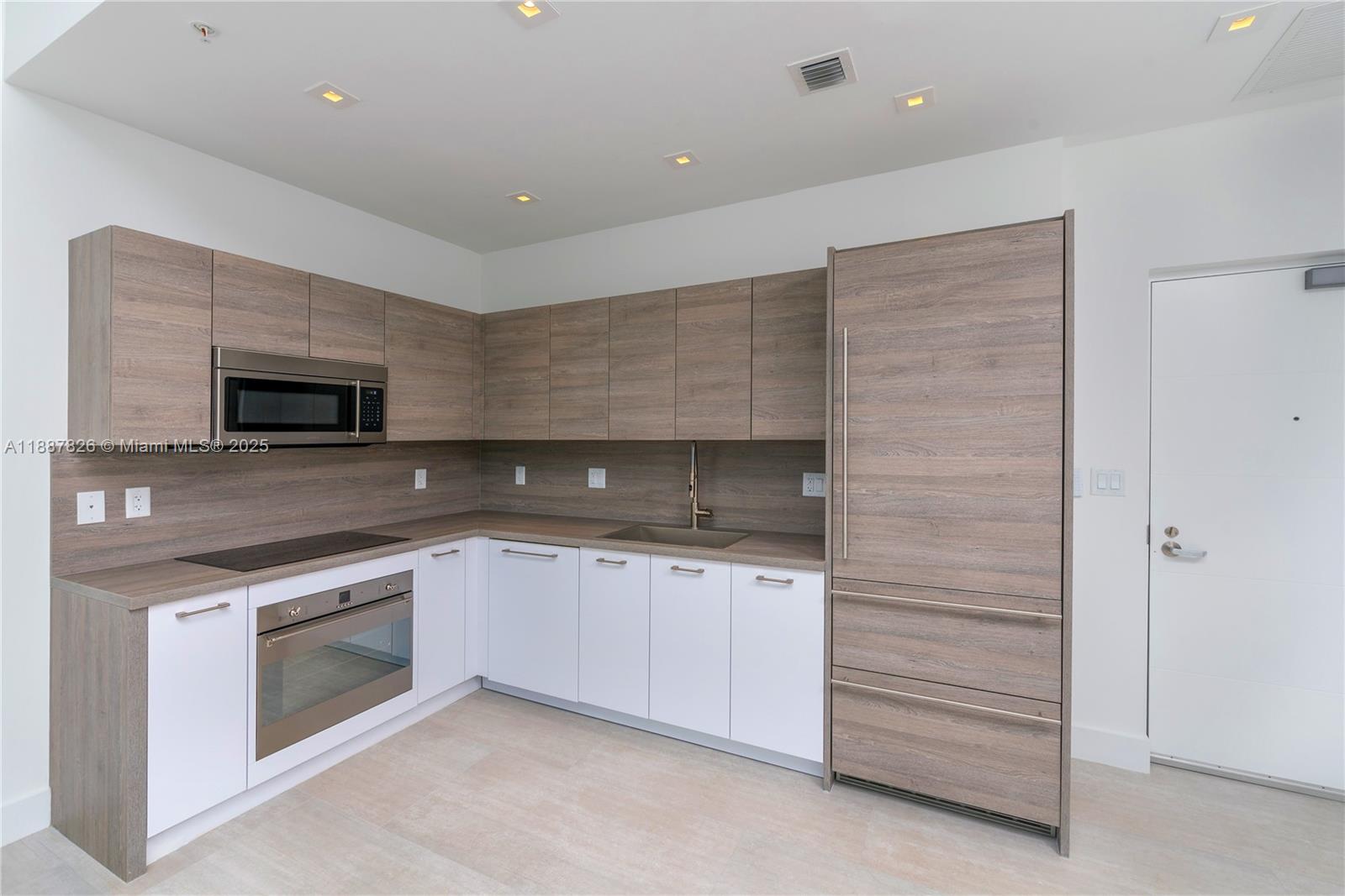 Photo of 400 Sunny Isles Blvd #121, Sunny Isles Beach, Florida, 33160 -