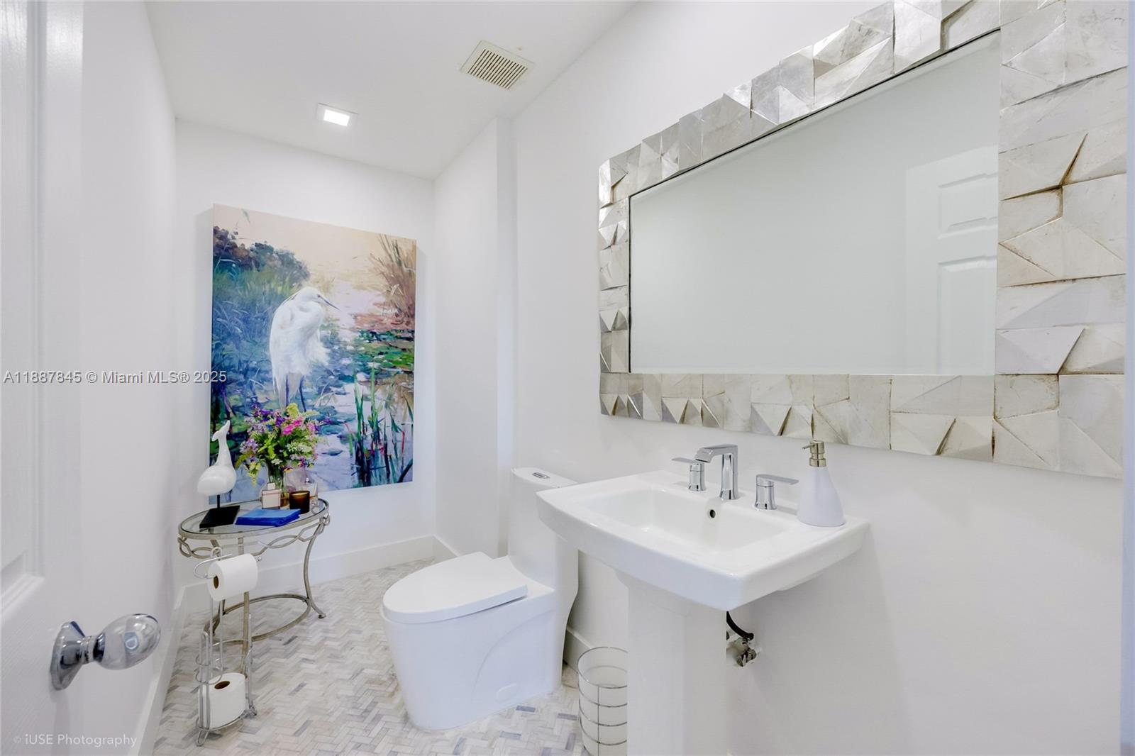 Photo of 3530 Mystic Pointe Dr  #101, Aventura, Florida, 33180 - 