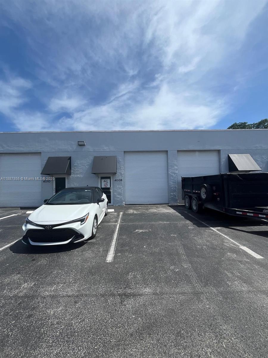   /   sq. ft. $ 2025-10-01 0 Photo