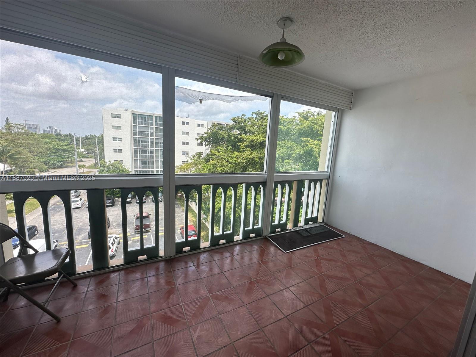 Photo of 900 12th Ave #501, Hallandale Beach, Florida, 33009 -