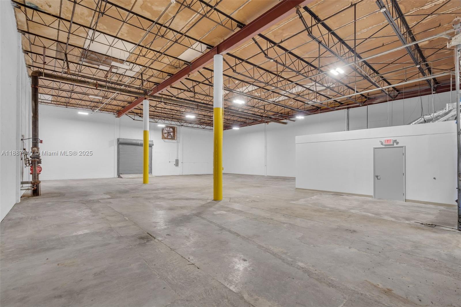 1A  /   sq. ft. $ 2025-10-01 0 foto