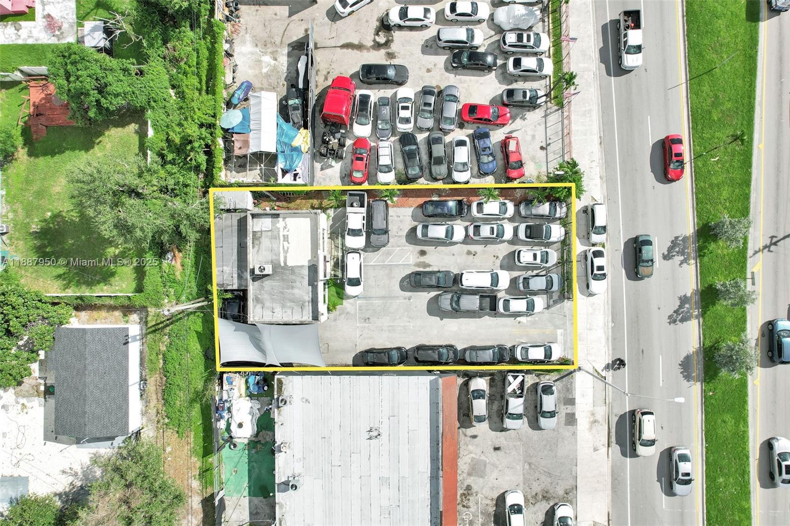   /   кв.футов $ 2025-10-01 0 Фото