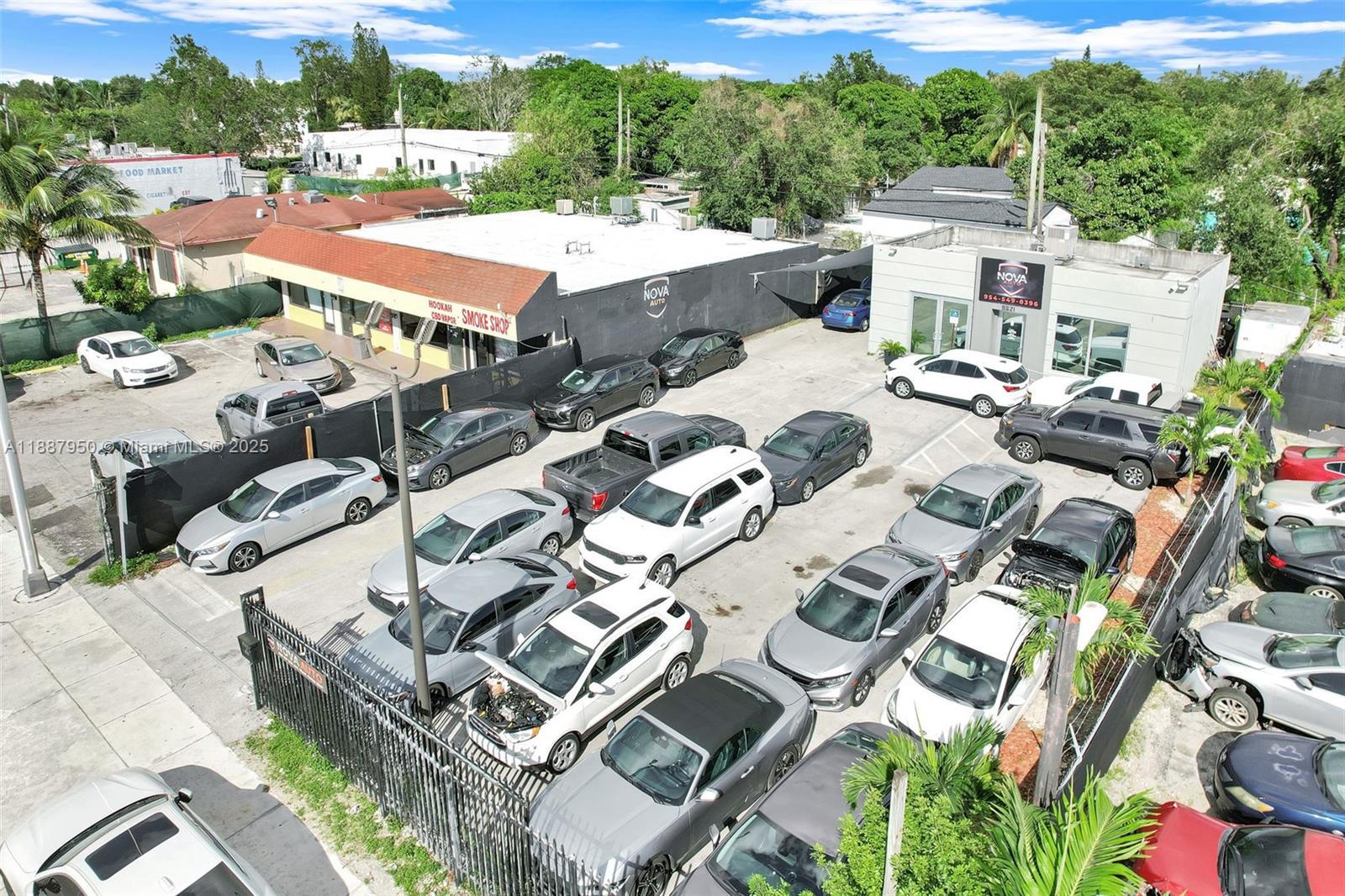   /   кв.футов $ 2025-10-01 0 Фото