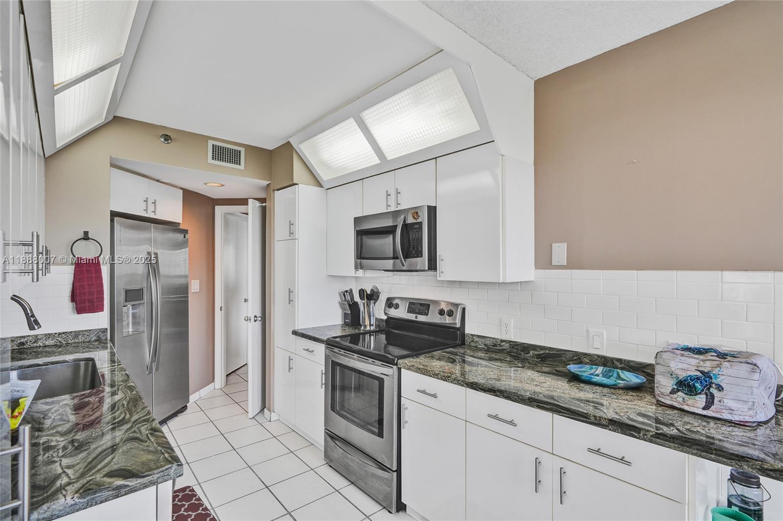Photo of 20185 Country Club Dr  #1409, Aventura, Florida, 33180 - 