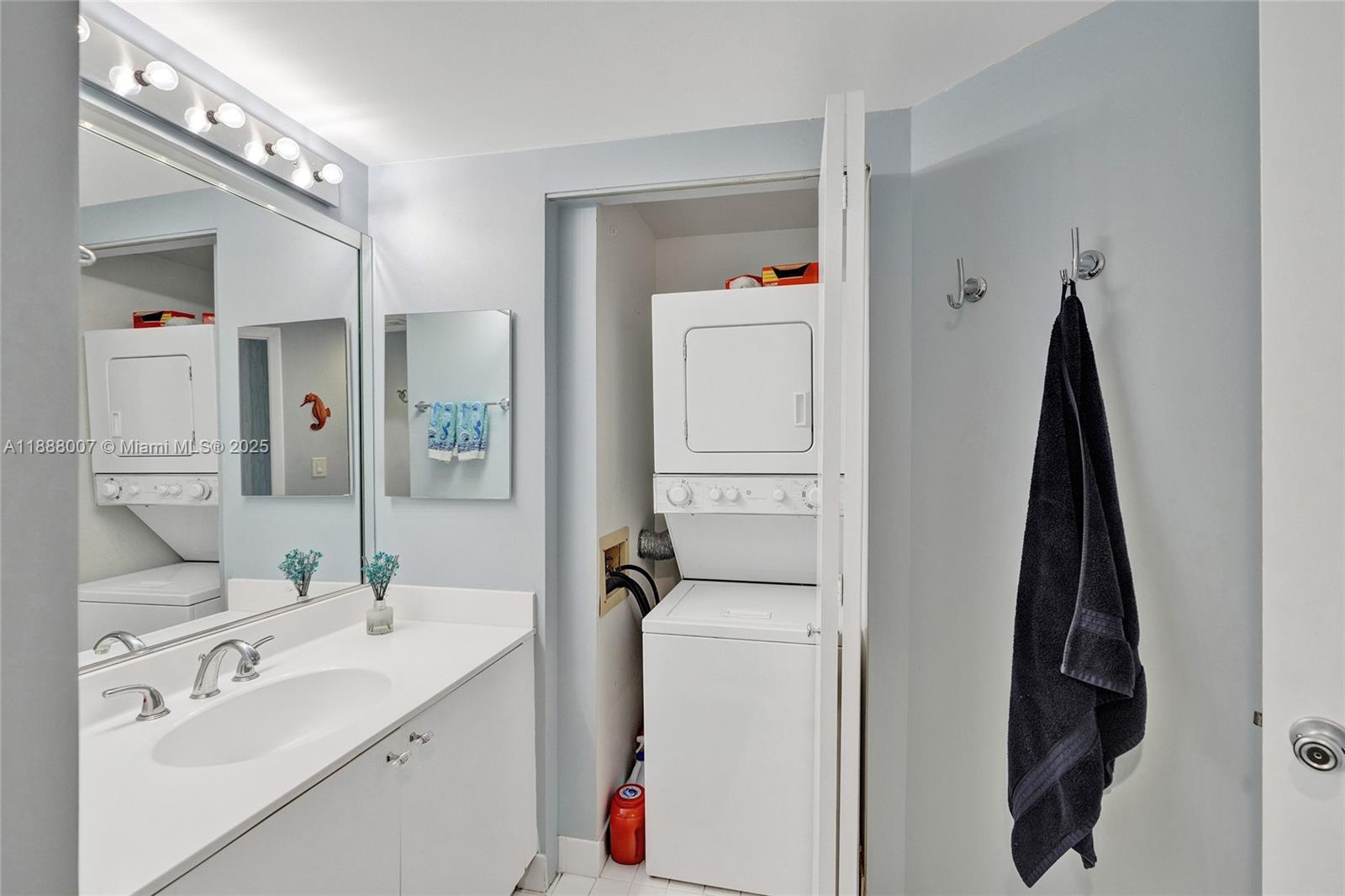 Photo of 20185 Country Club Dr  #1409, Aventura, Florida, 33180 - 