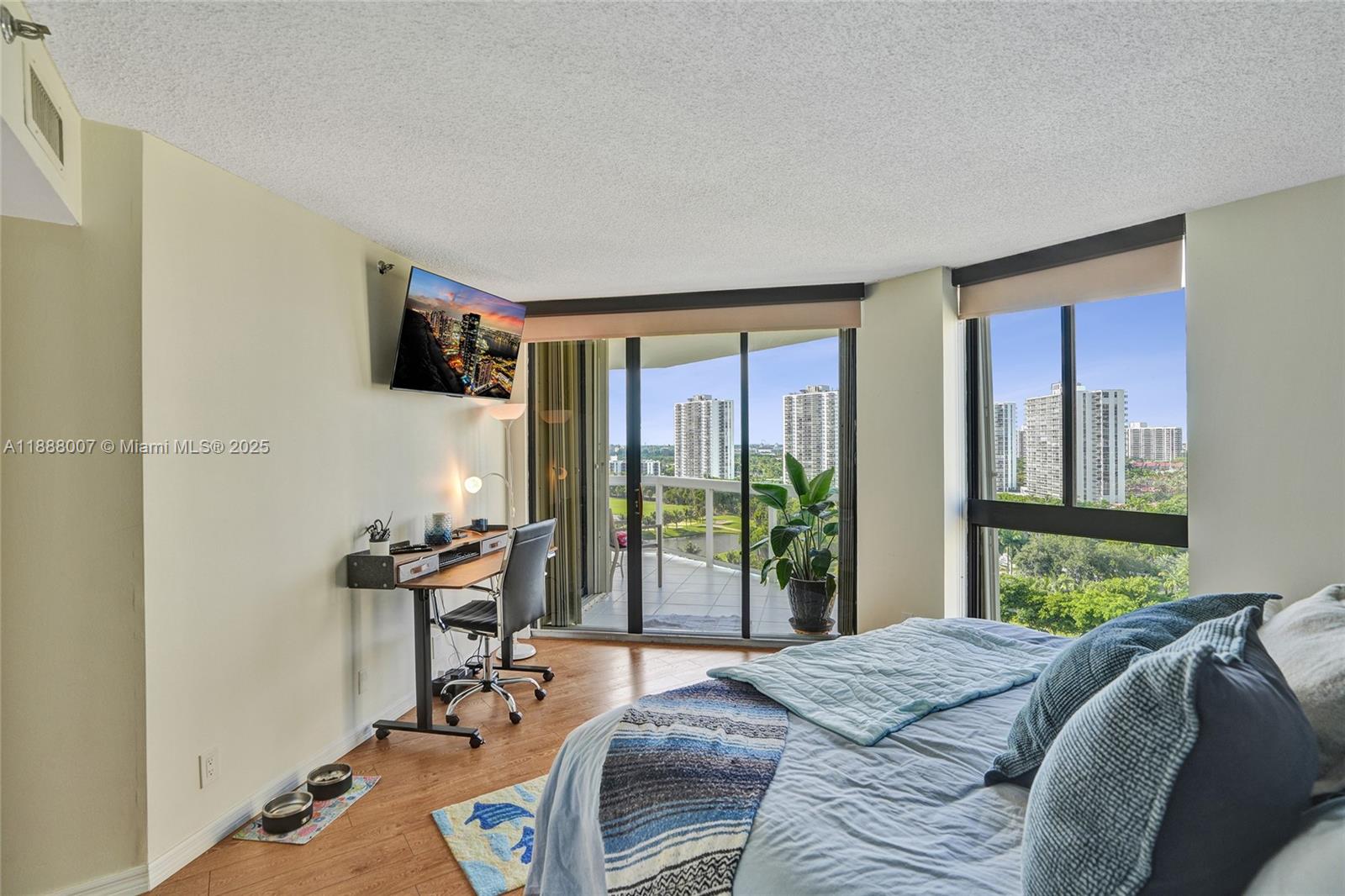 Photo of 20185 Country Club Dr  #1409, Aventura, Florida, 33180 - 