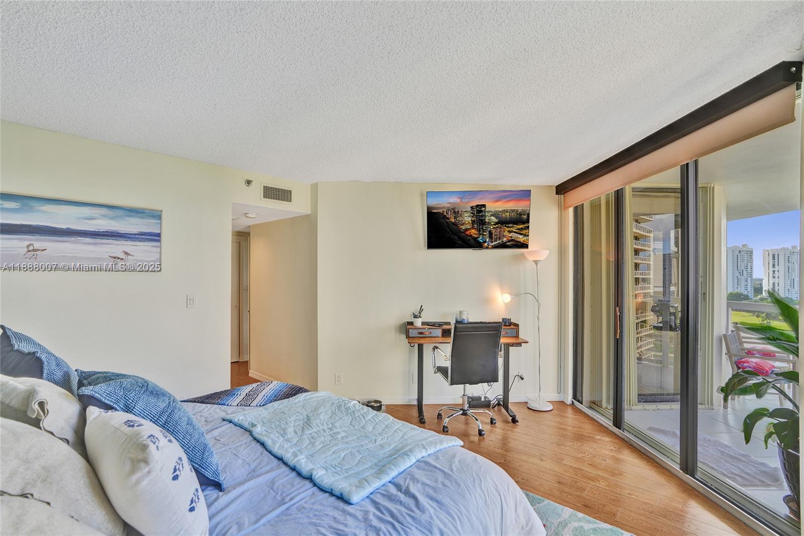 Photo of 20185 Country Club Dr  #1409, Aventura, Florida, 33180 - 