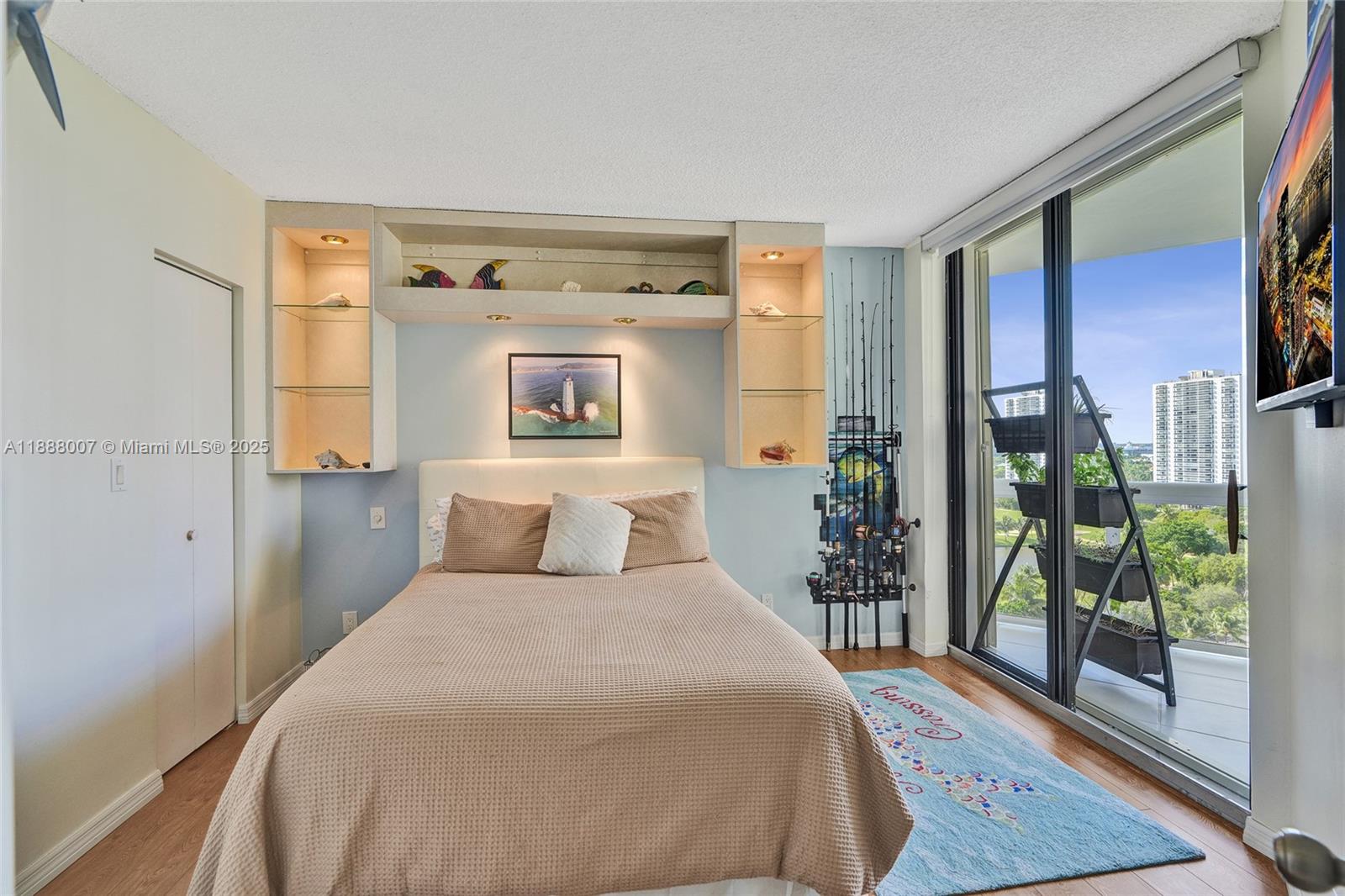Photo of 20185 Country Club Dr  #1409, Aventura, Florida, 33180 - 