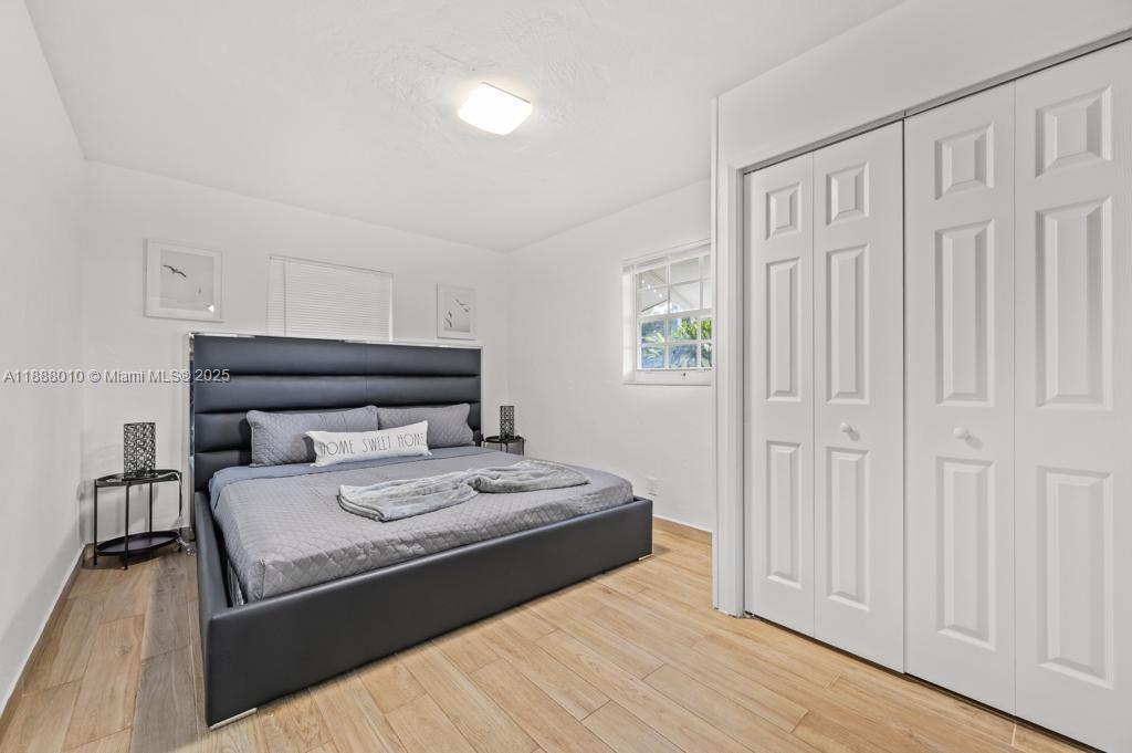   /  1009 sq. ft. $ 2025-10-01 0 Photo