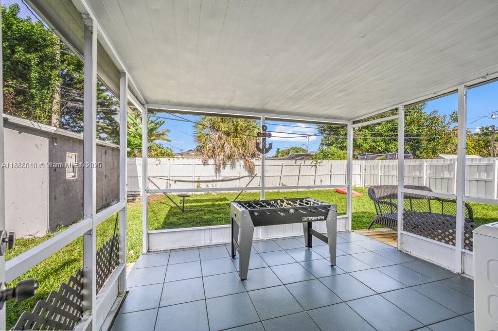   /  1009 sq. ft. $ 2025-10-01 0 Photo