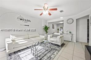   /  1009 sq. ft. $ 2025-10-01 0 Photo