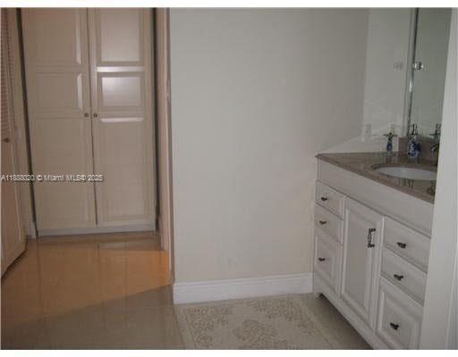 1230 2 / 2 1120 sq. ft. $ 2025-10-01 0 Photo