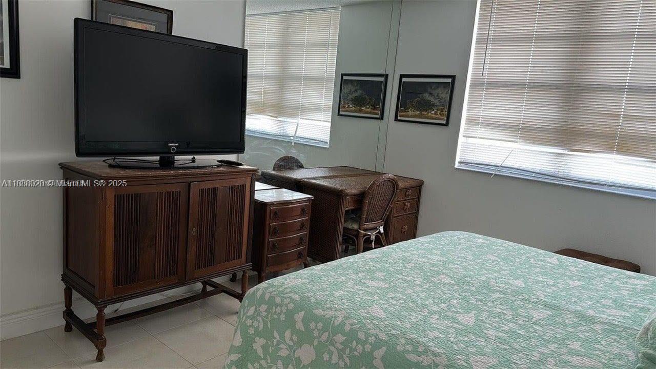 1230 2 / 2 1120 sq. ft. $ 2025-10-01 0 Photo