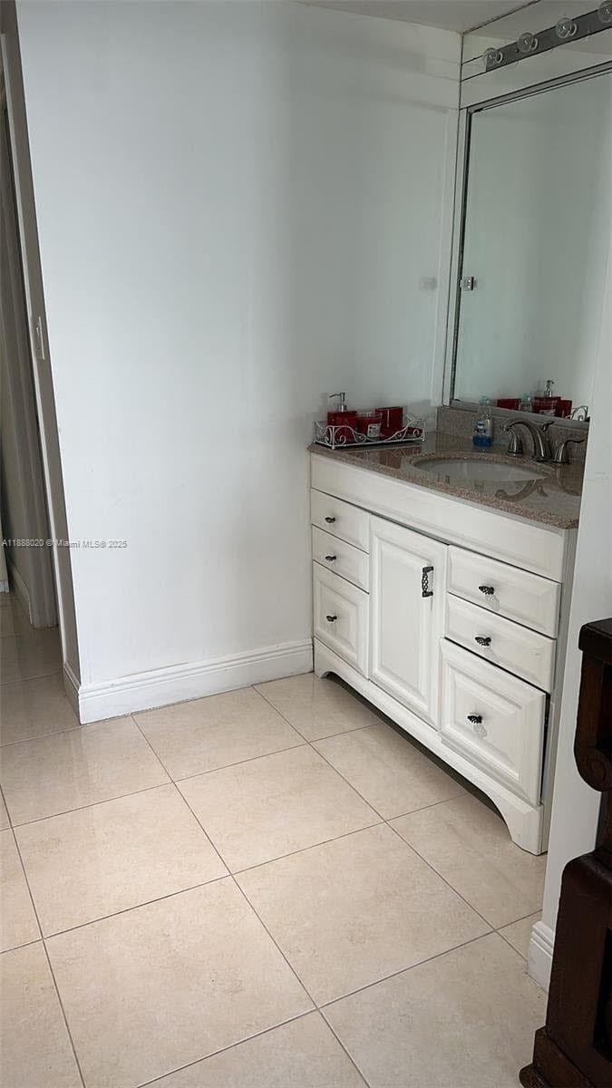 1230 2 / 2 1120 sq. ft. $ 2025-10-01 0 Photo