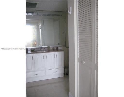 1230 2 / 2 1120 sq. ft. $ 2025-10-01 0 Photo