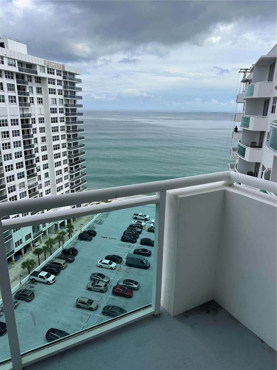 Photo of 3001 Ocean Dr  #1549, Hollywood, Florida, 33019 - 