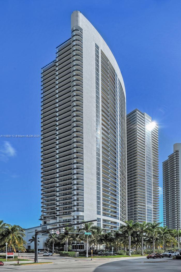 Ver detalles 2402 3 / 3 1841 sq. ft. $ 2025-10-01 0 foto