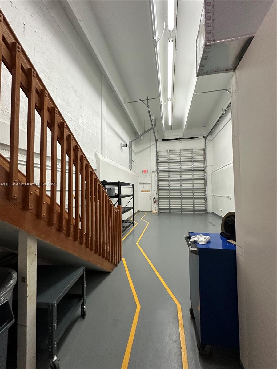 See details 101B / sq. ft. $ 2025-10-01 0 Photo