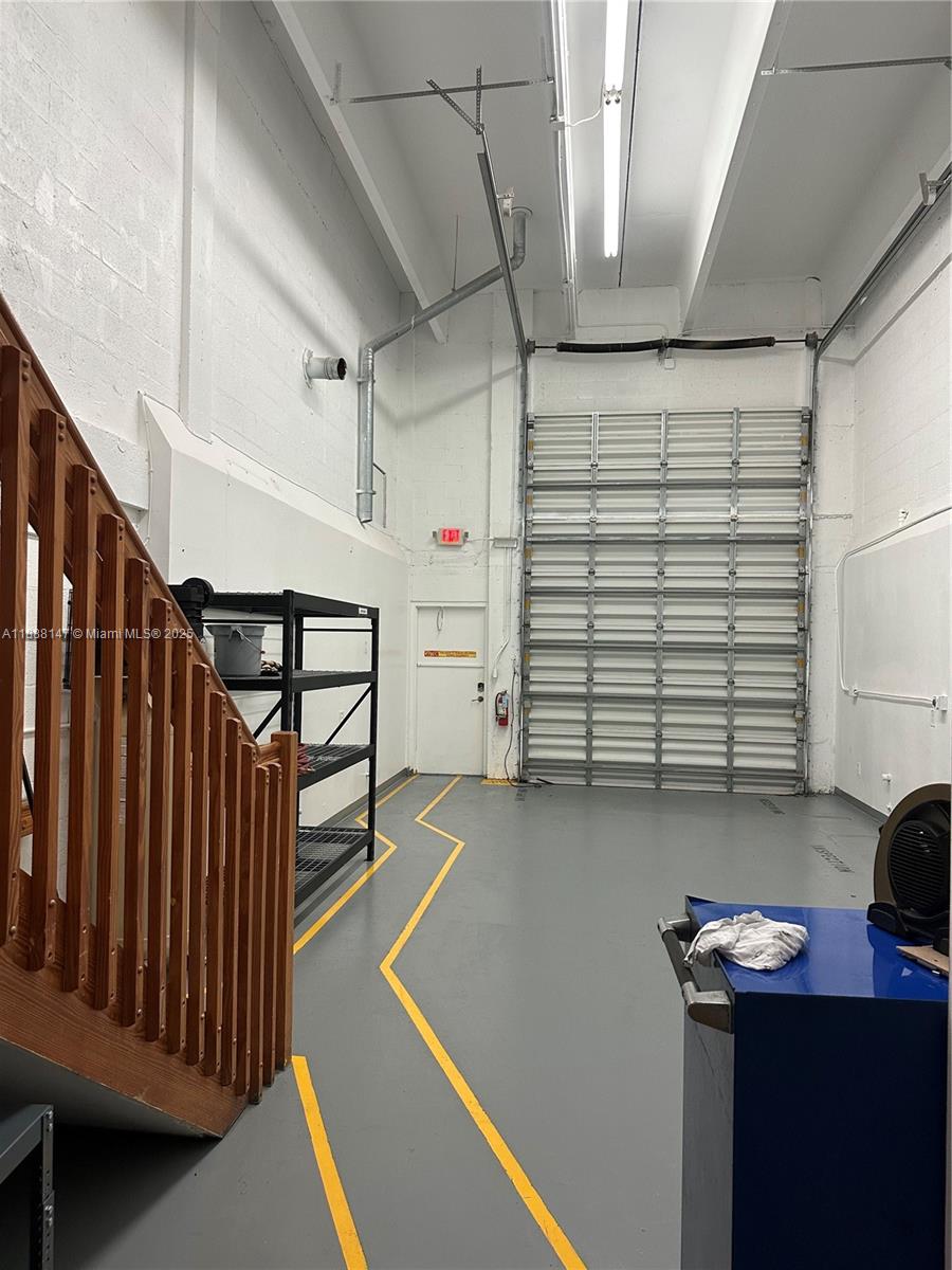 See details 101B / sq. ft. $ 2025-10-01 0 Photo
