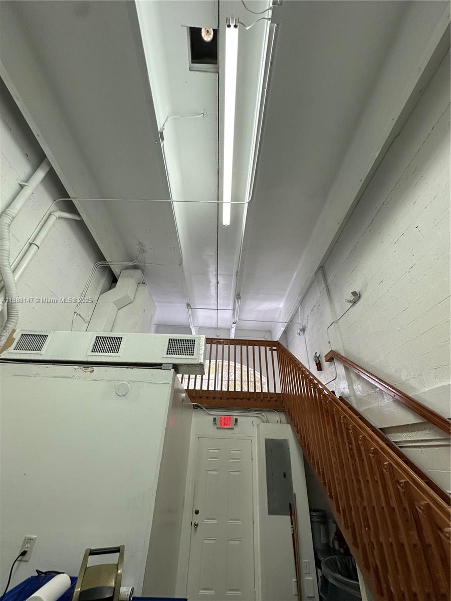 See details 101B / sq. ft. $ 2025-10-01 0 Photo