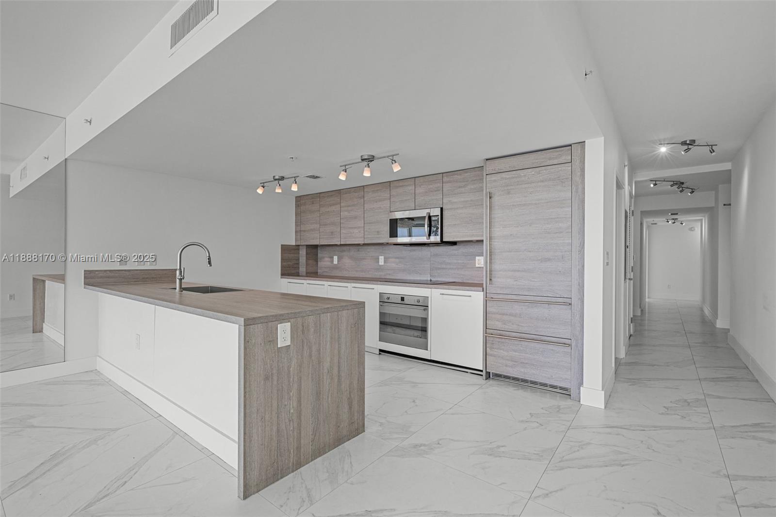 Photo of 400 Sunny Isles Blvd  #1005, Sunny Isles Beach, Florida, 33160 - 